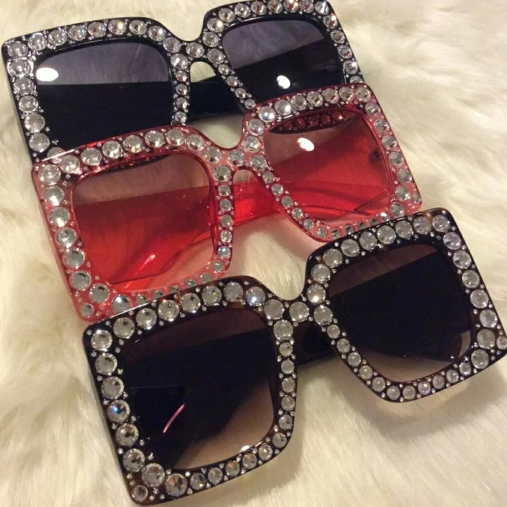 Oversized Sunglasses - Picture 3 of 3